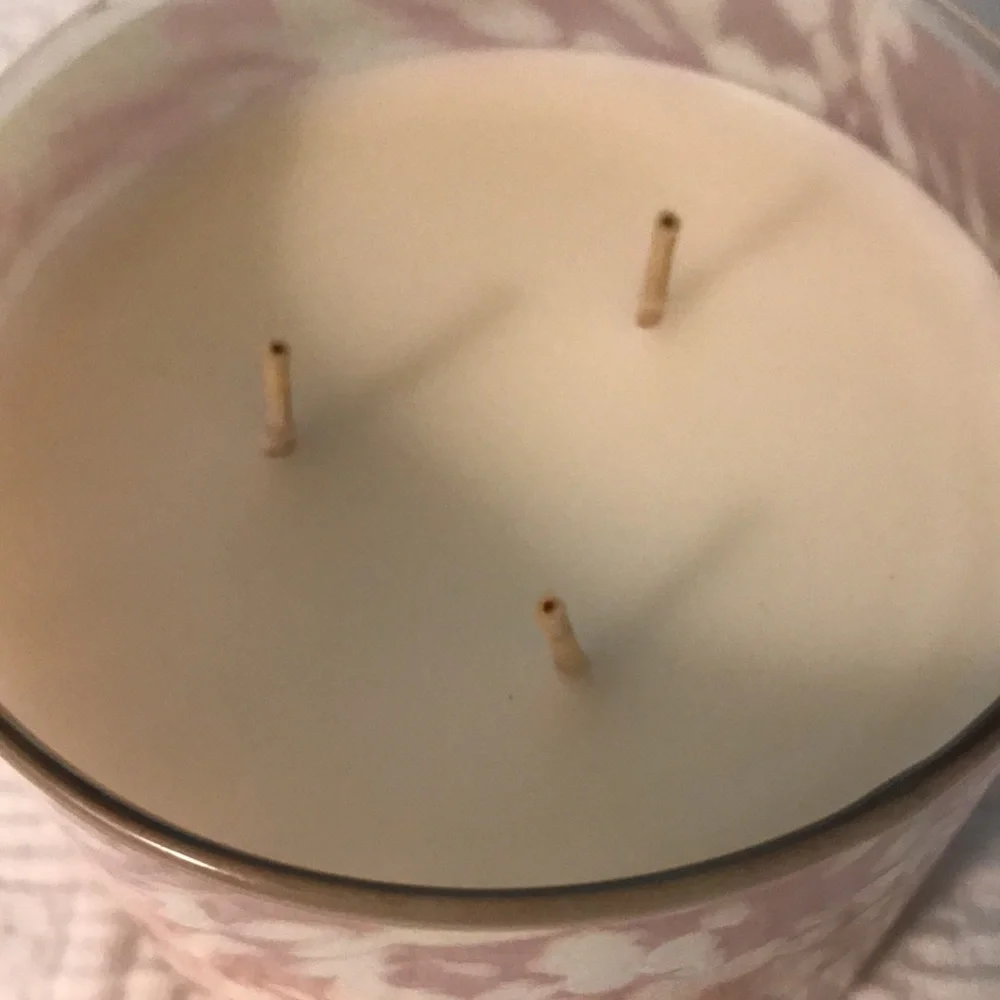 New White Barn Hot Pink Cocoa 3 Wick Candle Chocolate Vanilla Raspberry